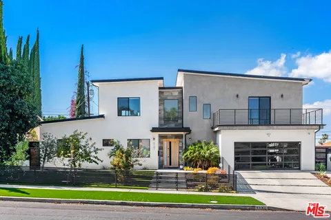 $2,850,000 | 5131 Etiwanda Avenue, Tarzana, CA 91356