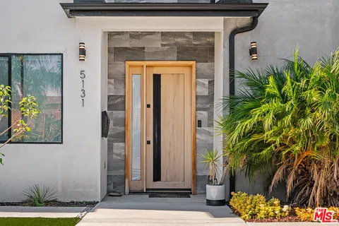 $2,850,000 | 5131 Etiwanda Avenue, Tarzana, CA 91356