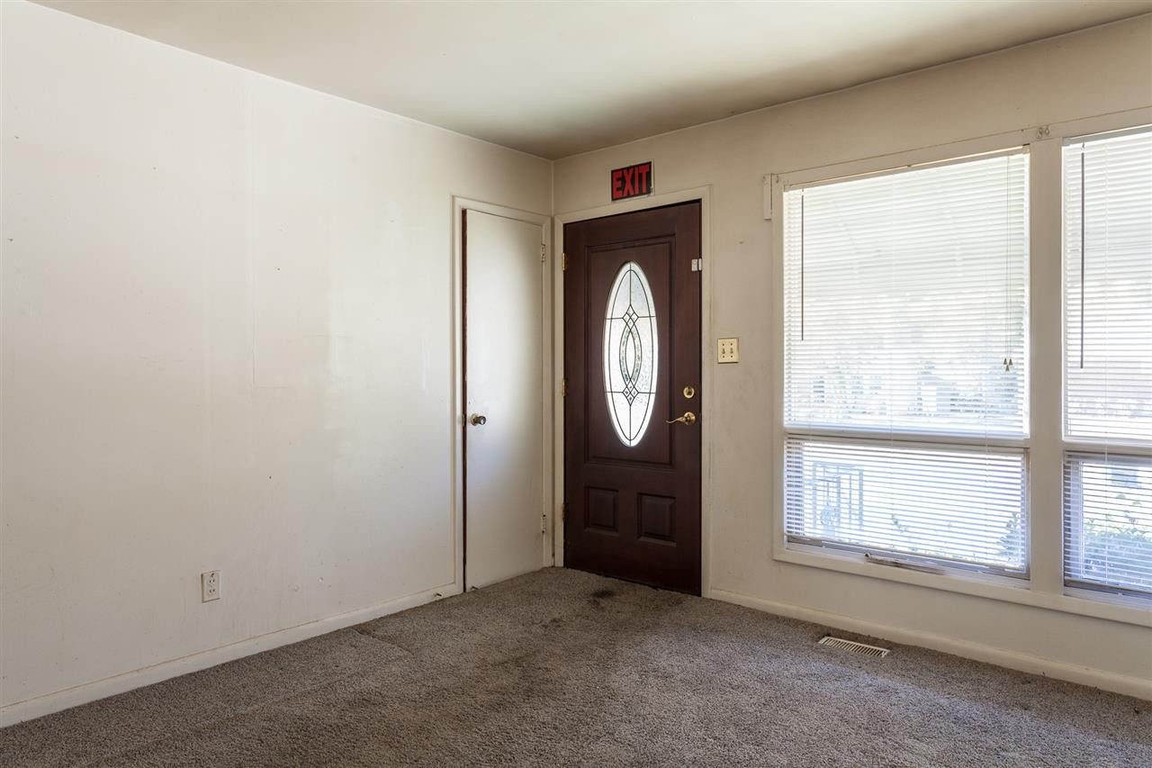 933 Friar Tuck Road Raleigh, NC 27610 - Photo 4 of 28 Photo 4