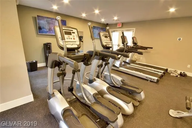 $2,995 | 4200 South Valley View Boulevard, Unit 2001, Las Vegas, NV 89103