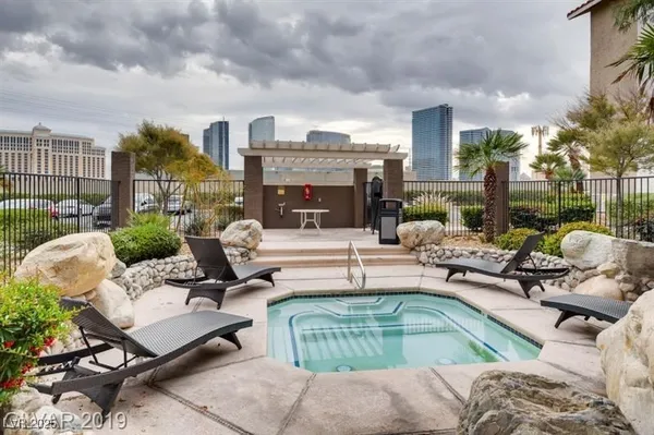 $2,995 | 4200 South Valley View Boulevard, Unit 2001, Las Vegas, NV 89103