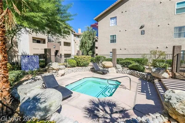 $2,995 | 4200 South Valley View Boulevard, Unit 2001, Las Vegas, NV 89103