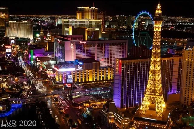 $2,995 | 4200 South Valley View Boulevard, Unit 2001, Las Vegas, NV 89103