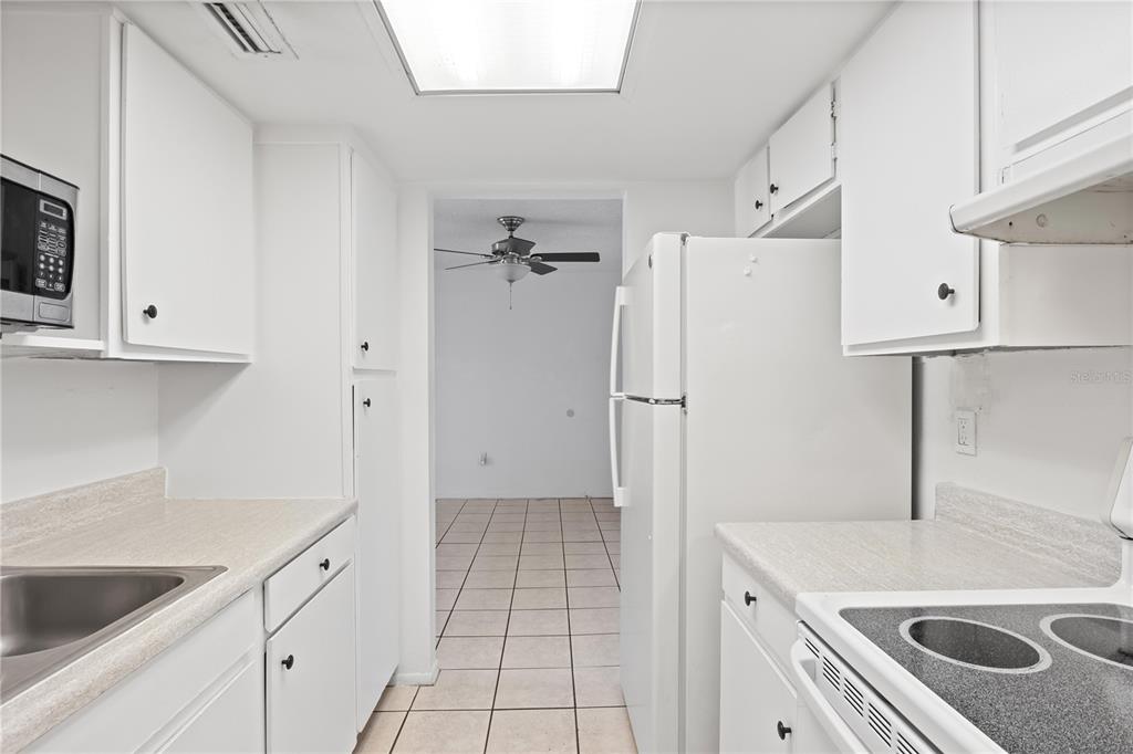 920 Lake Destiny Road, Unit F Altamonte Springs, FL 32714 - Photo 6 of 27 Gallery Image 6