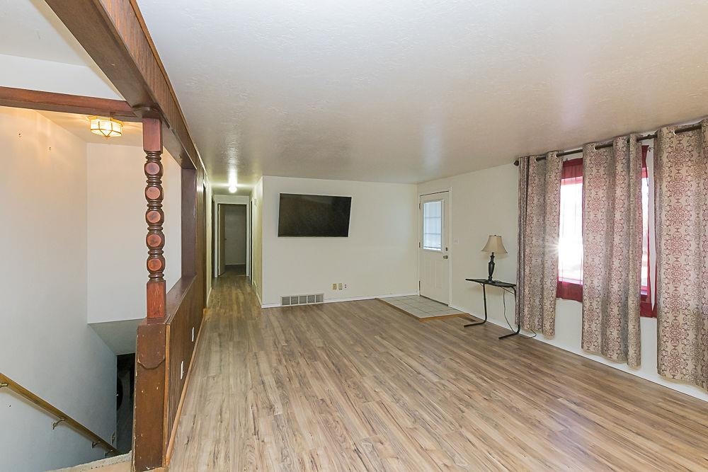 902 Valley Street Rock Springs, WY 82901 - Photo 8 of 41