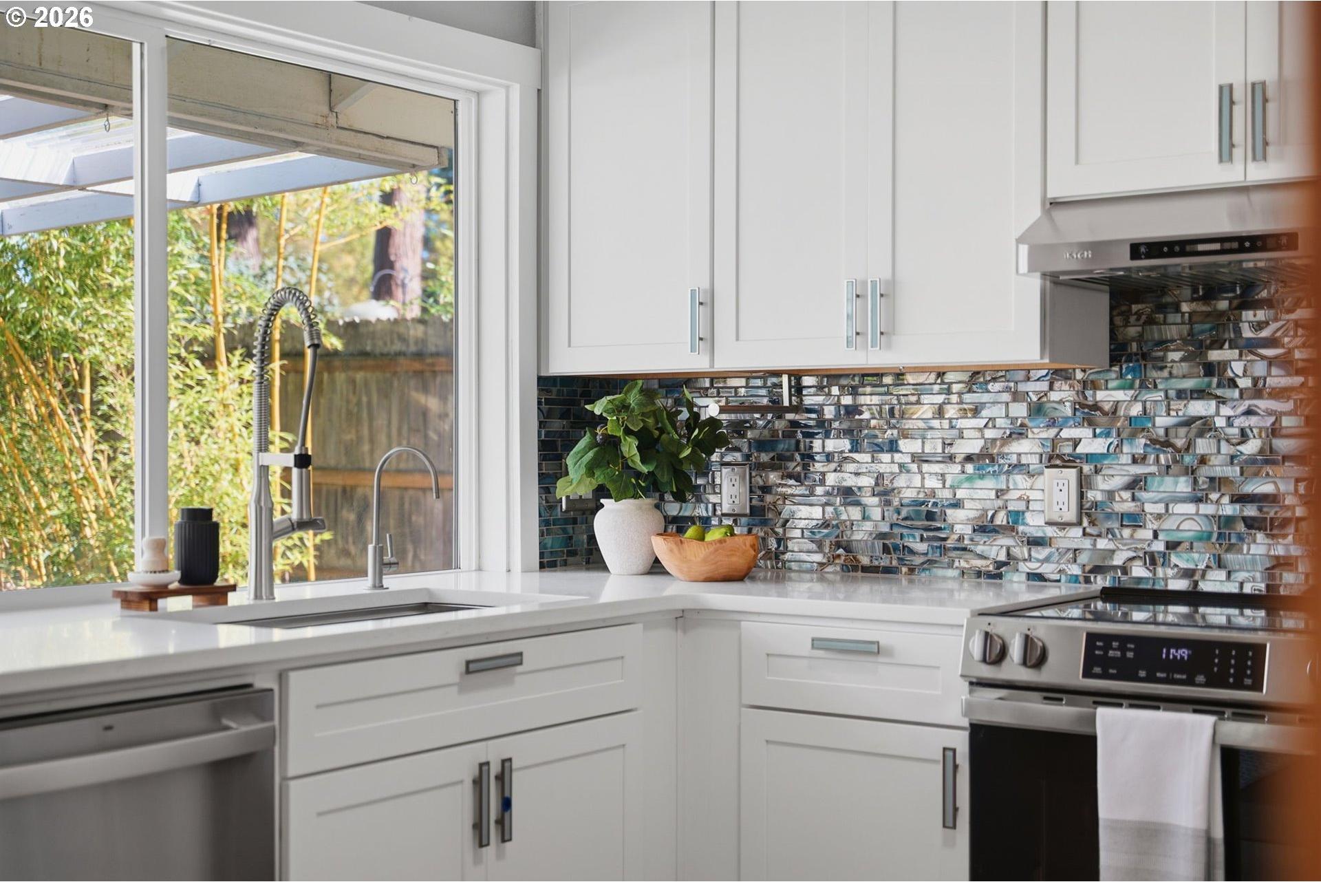 3465 Strathmore Place Eugene, OR 97405 - Photo 15 of 28 Gallery Image 15