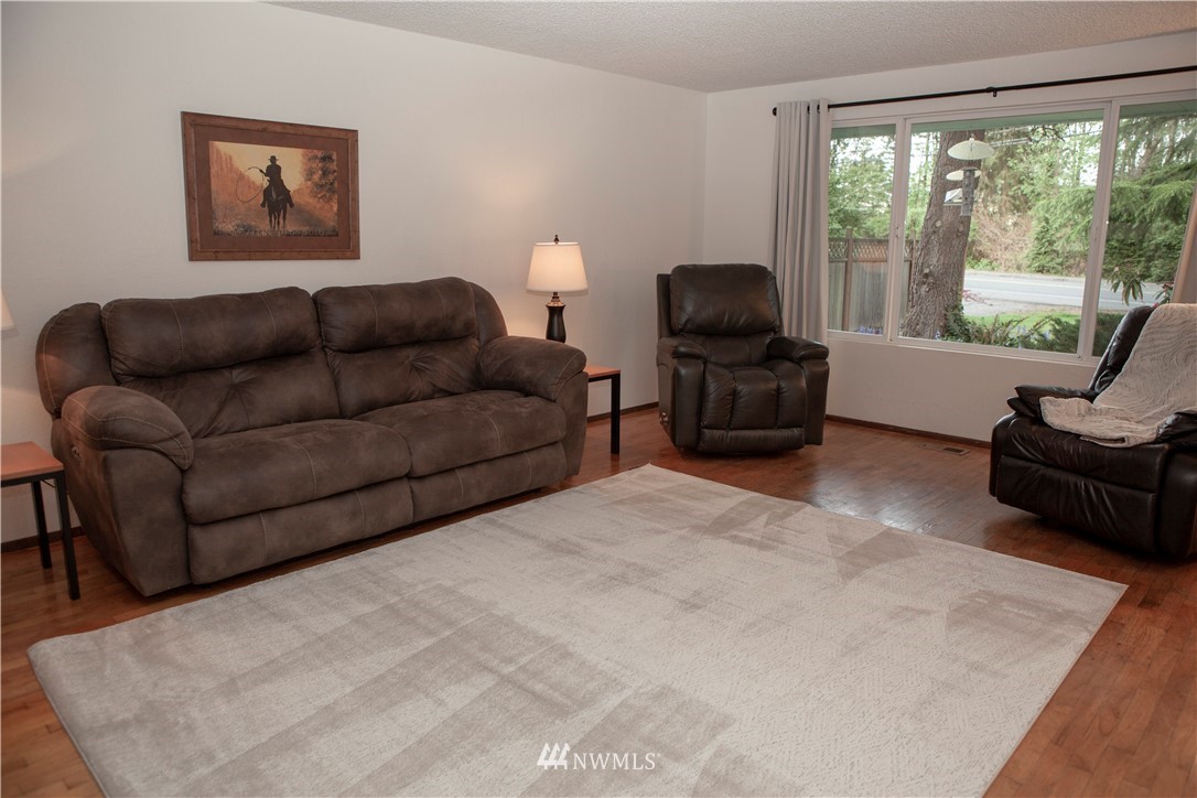 12632 Alexander Road Everett, WA 98204 - Photo 5 of 25 Gallery Image 5