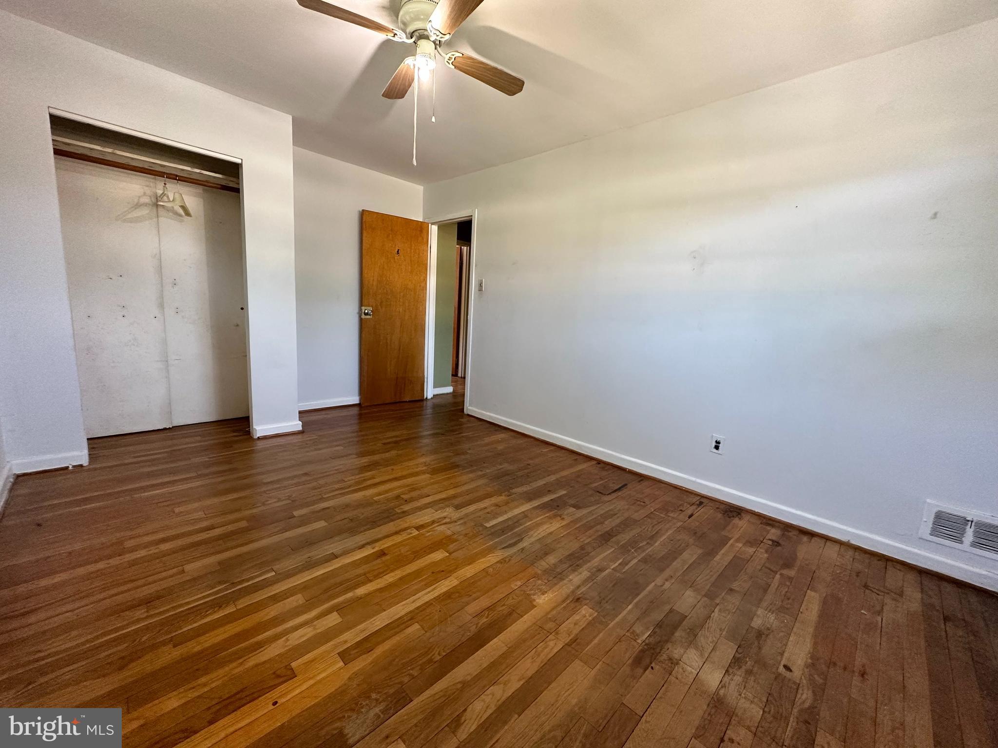 11903 Indigo Road Silver Spring, MD 20906 - Photo 21 of 29 Bedroom