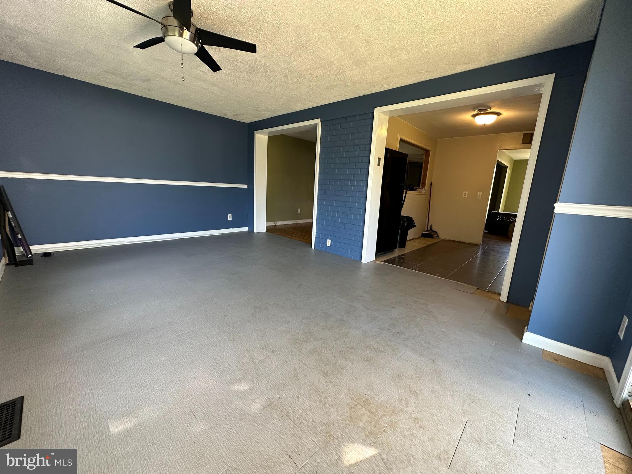 11903 Indigo Road Silver Spring, MD 20906 - Photo 8 of 29 Family room