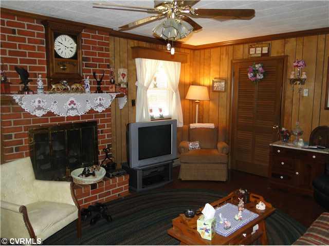 2301 Leah Road Richmond, VA 23230 - Photo 4 of 16 Gallery Image 4