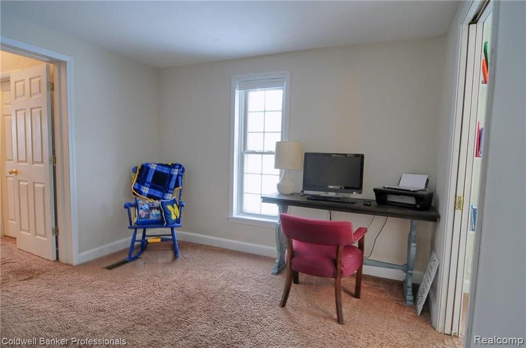 212 Brighton Lake Road Brighton, MI 48116 - Photo 24 of 34