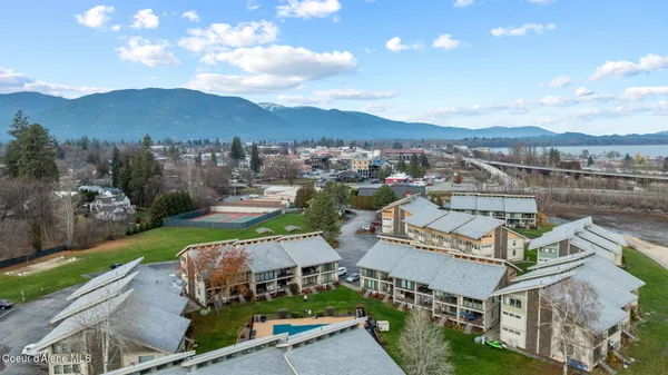 $650,000 | 301 Iberian Way, Unit 223, Sandpoint, ID 83864
