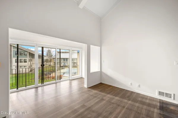 $650,000 | 301 Iberian Way, Unit 223, Sandpoint, ID 83864