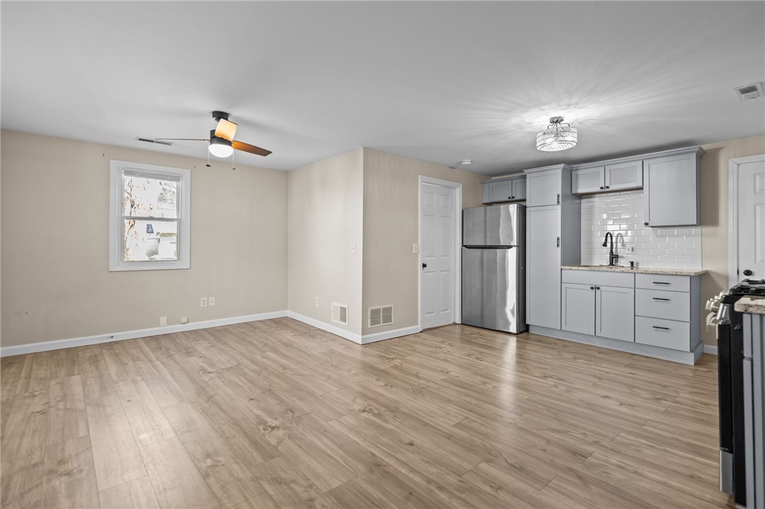 19 Curtis Street Warwick, RI 02889 - Photo 10 of 29