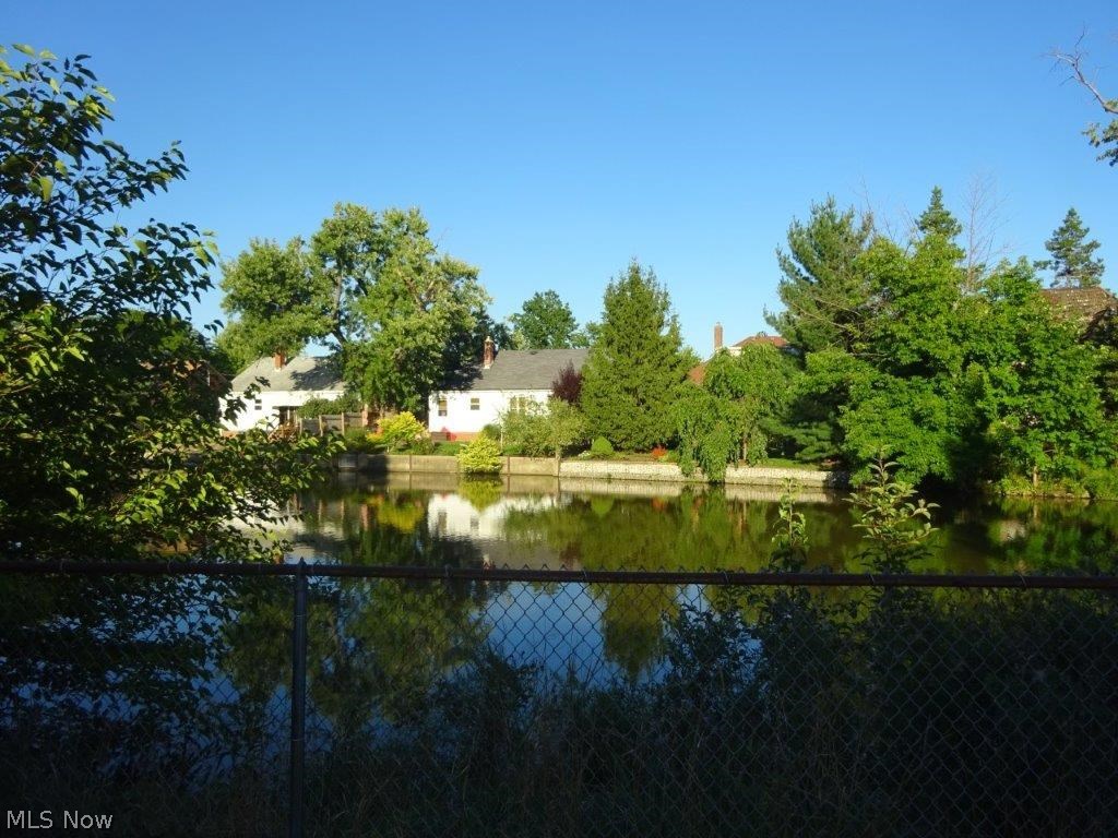 6481 Keltonshire Road Parma, OH 44129 - Photo 4 of 13