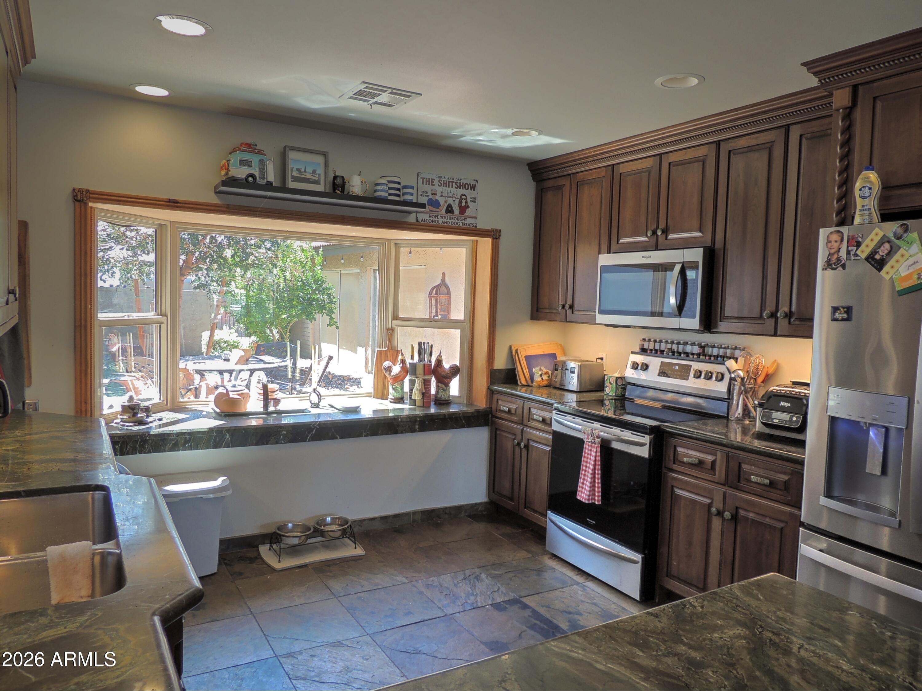 5604 South Rocky Point Road Tempe, AZ 85283 - Photo 8 of 31