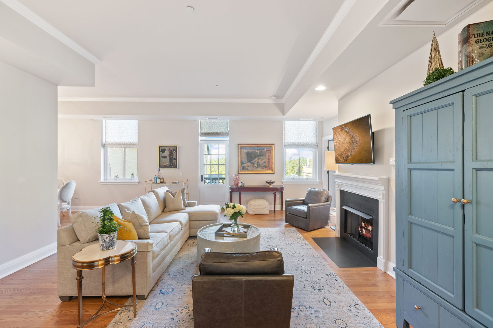 1041 Ridge Road, Unit 410 Wilmette, IL 60091 - Photo 4 of 24 Gallery Image 4
