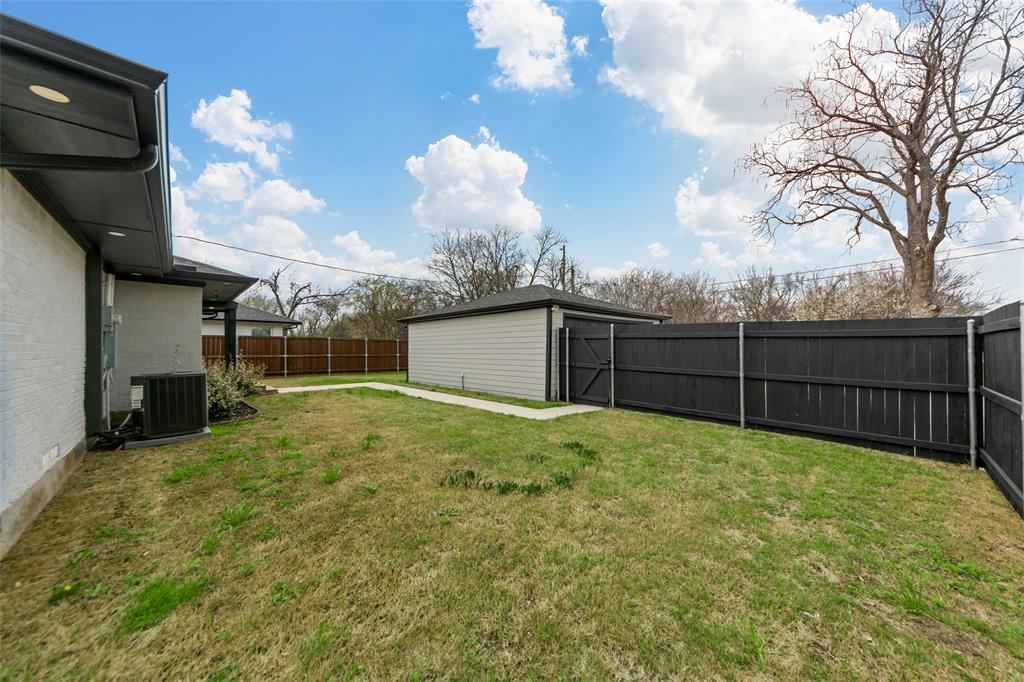 2945 Healey Drive Dallas, TX 75228 - Photo 27 of 38 a view of a backyard