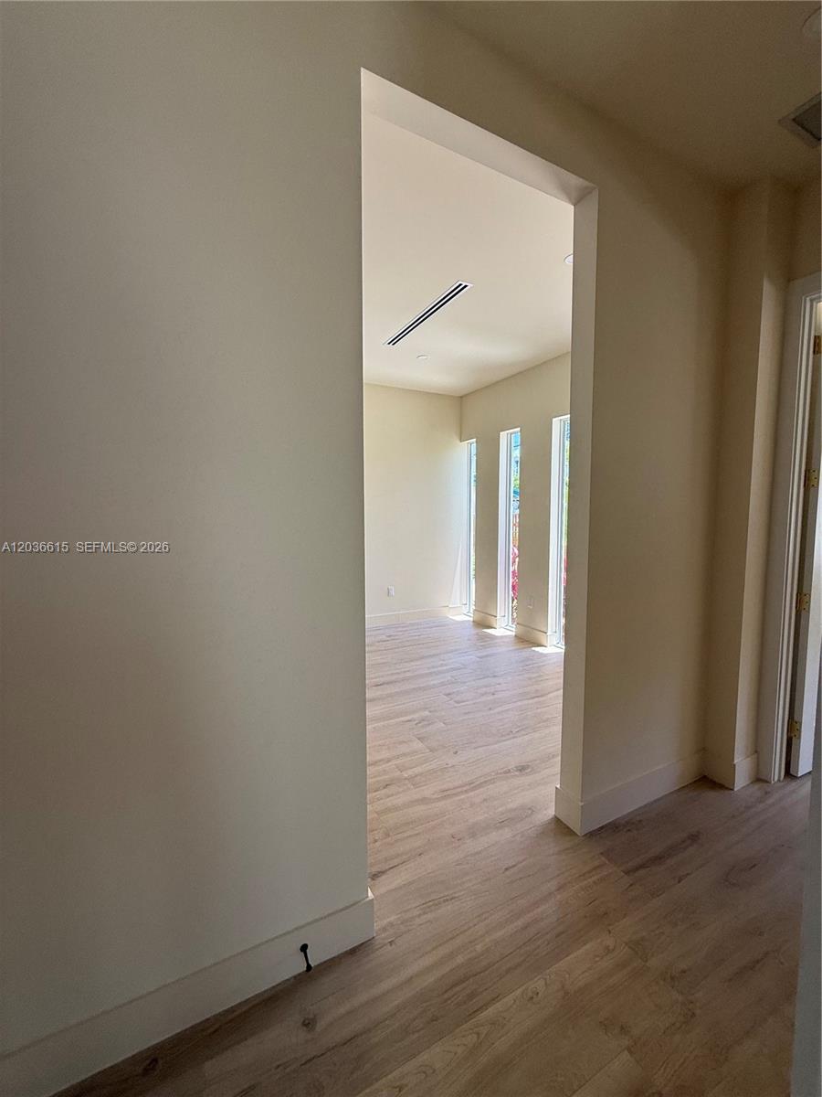 3326 Elizabeth Street Miami, FL 33133 - Photo 14 of 59