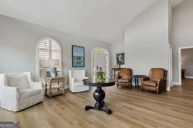 a view of a pathway both side of building