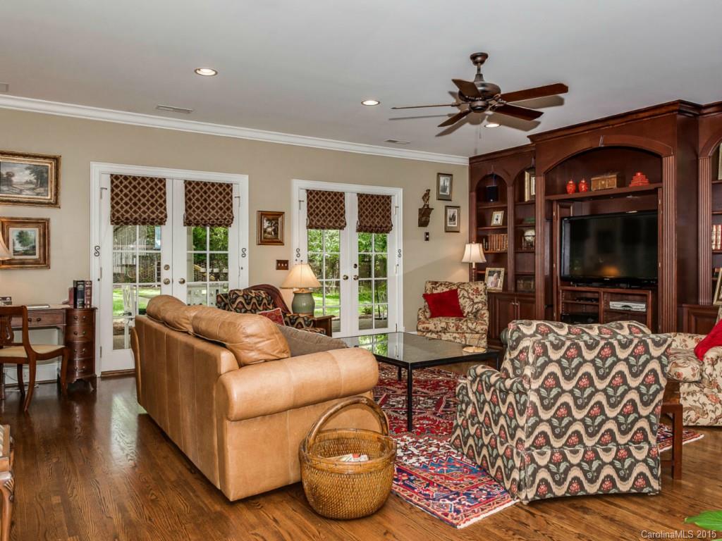 1629 Queens Road West Charlotte, NC 28207 - Photo 12 of 24 Gallery Image 12