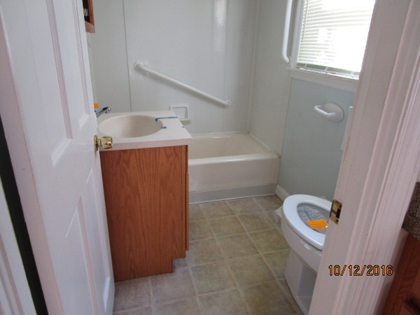 464 Sunderland Road Worcester, MA 01604 - Photo 6 of 9 Gallery Image 6