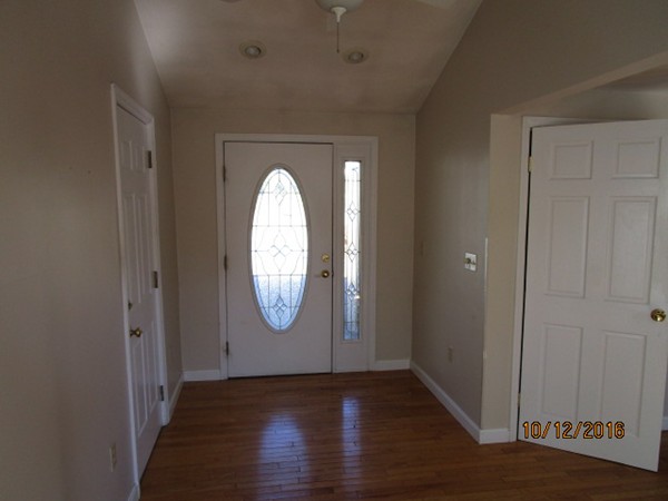 464 Sunderland Road Worcester, MA 01604 - Photo 9 of 9 Gallery Image 9
