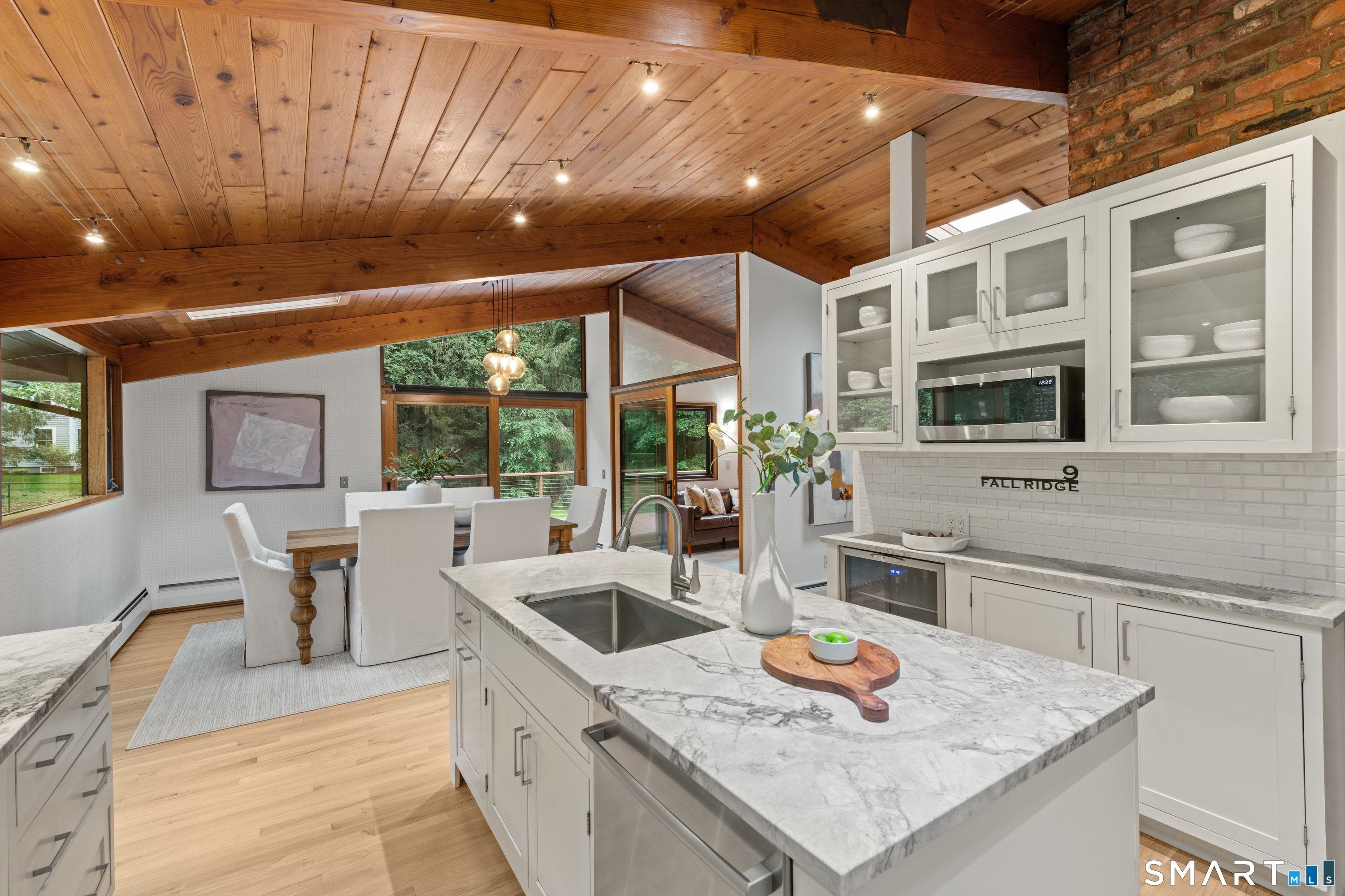 9 Fall Ridge Road Weston, CT 06883 - Photo 7 of 39