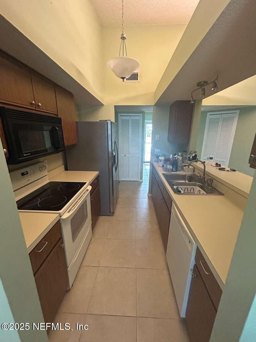 657 Radnor Lane Jacksonville, FL 32221 - Photo 3 of 15 O'dwyer.3