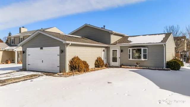 $350,000 | 320 Homestead Drive, Bolingbrook, IL 60440