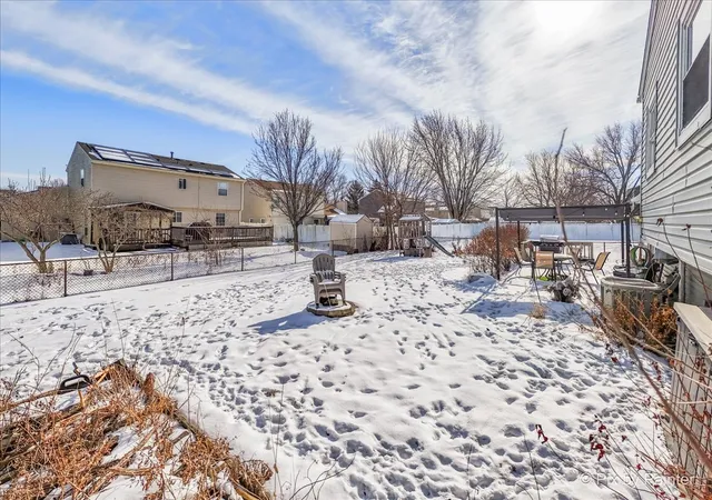 $350,000 | 320 Homestead Drive, Bolingbrook, IL 60440