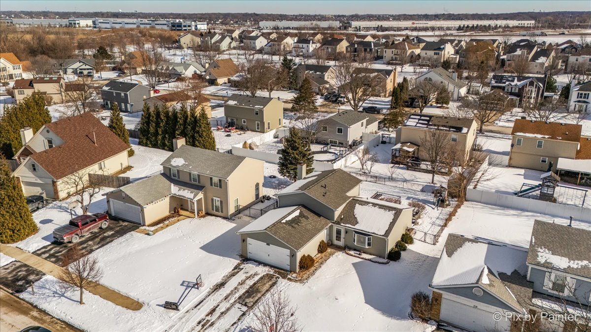 320 Homestead Drive Bolingbrook, IL 60440 - Photo 29 of 33 an aerial view of a residential houses with city view
