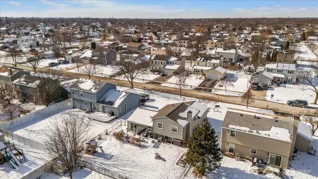 $350,000 | 320 Homestead Drive, Bolingbrook, IL 60440