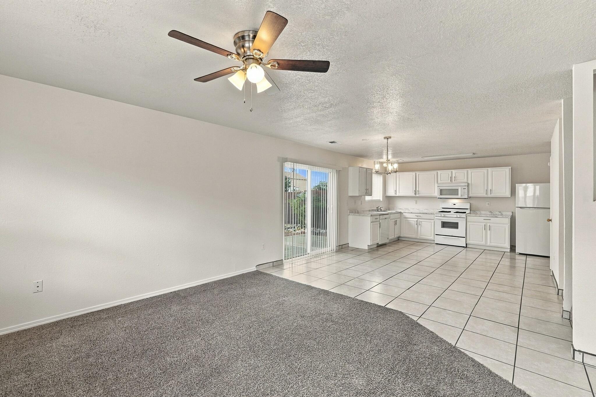 3541 Lavender Meadows Drive Northeast Rio Rancho, NM 87144 - Photo 6 of 39 Gallery Image 6