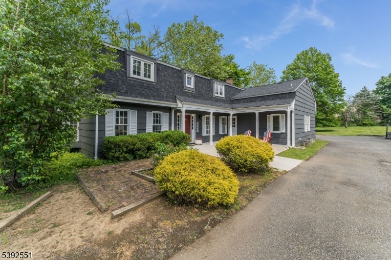 5 Brookfield Way Mendham, NJ 07945 - Photo 2 of 17