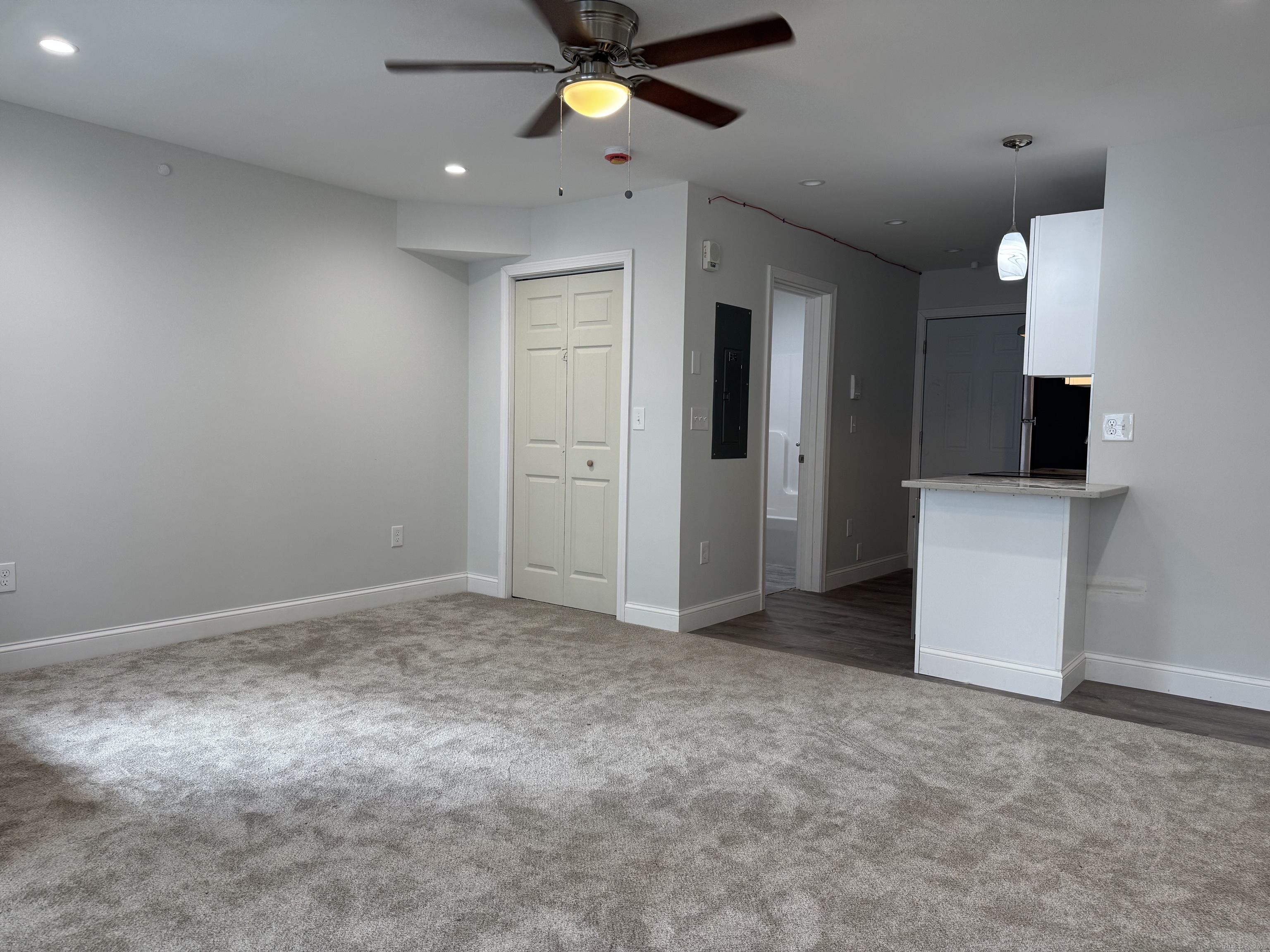 1085 Whalley Avenue, Unit 6 New Haven, CT 06515 - Photo 3 of 8