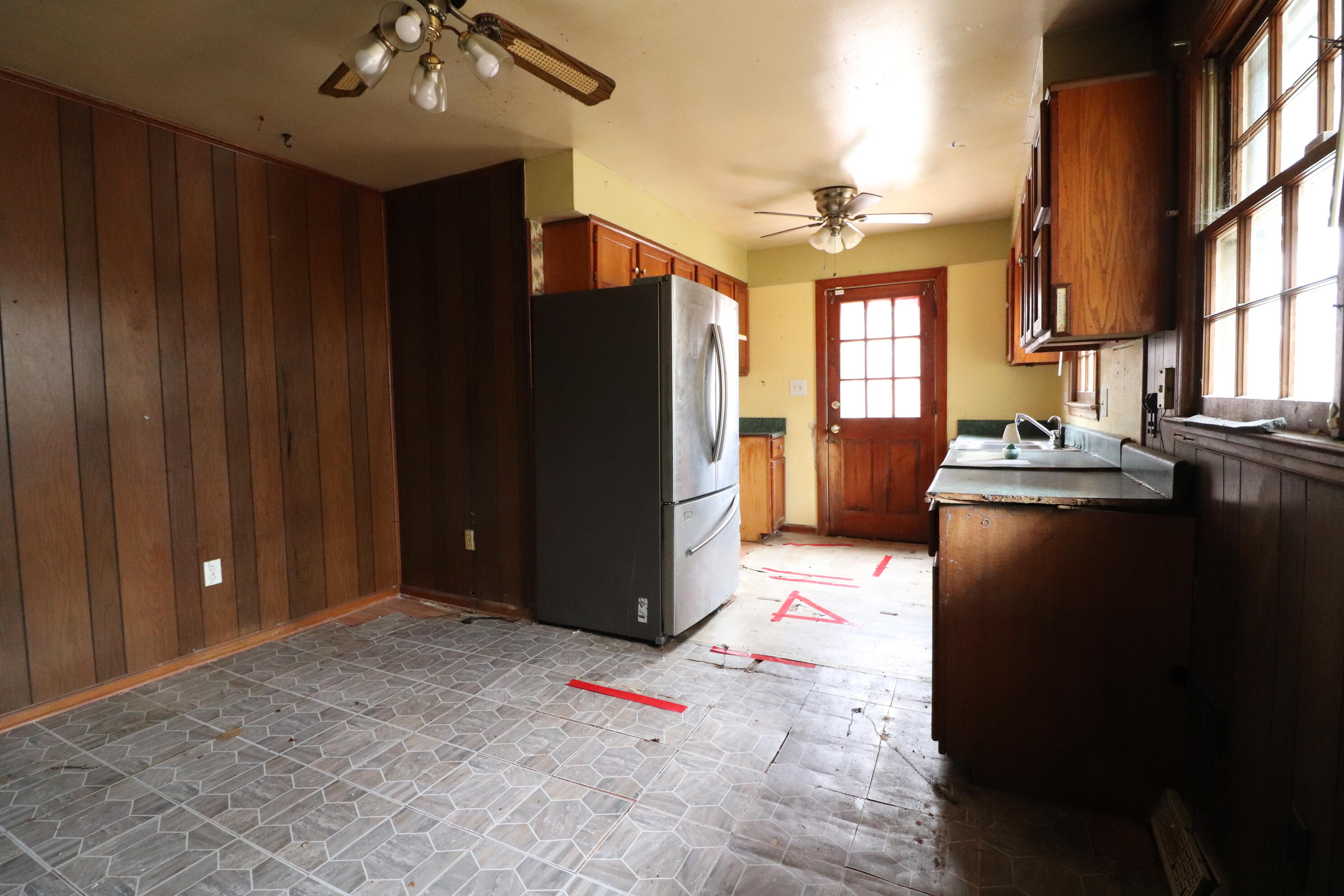 4504 Stonewall Road Northwest Roanoke, VA 24017 - Photo 12 of 15 IMG_5885