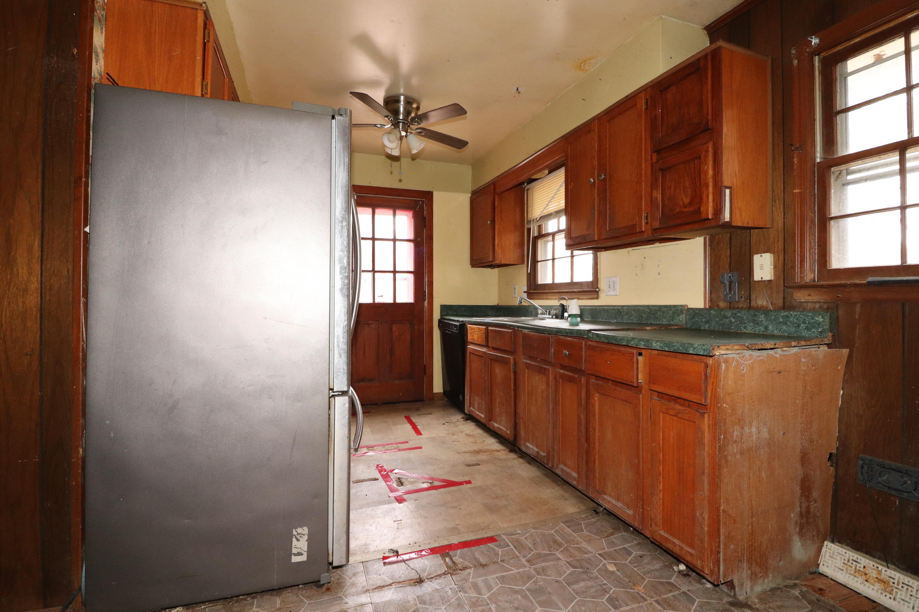 4504 Stonewall Road Northwest Roanoke, VA 24017 - Photo 4 of 15 IMG_5805