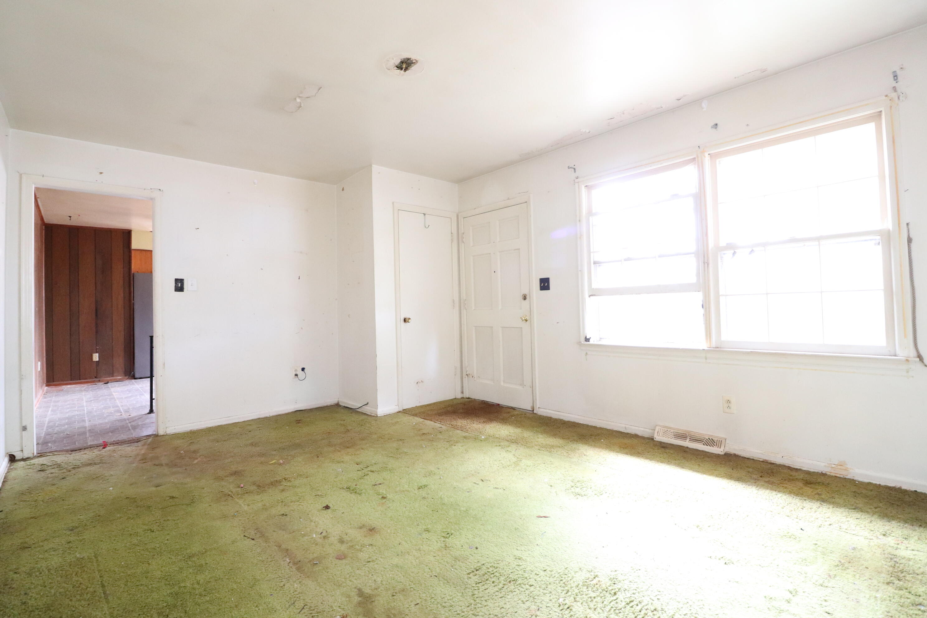 4504 Stonewall Road Northwest Roanoke, VA 24017 - Photo 9 of 15 IMG_5841