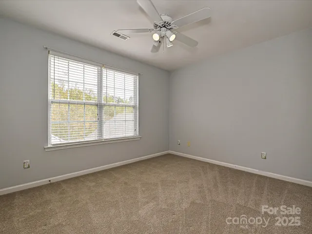 a view of empty room with window