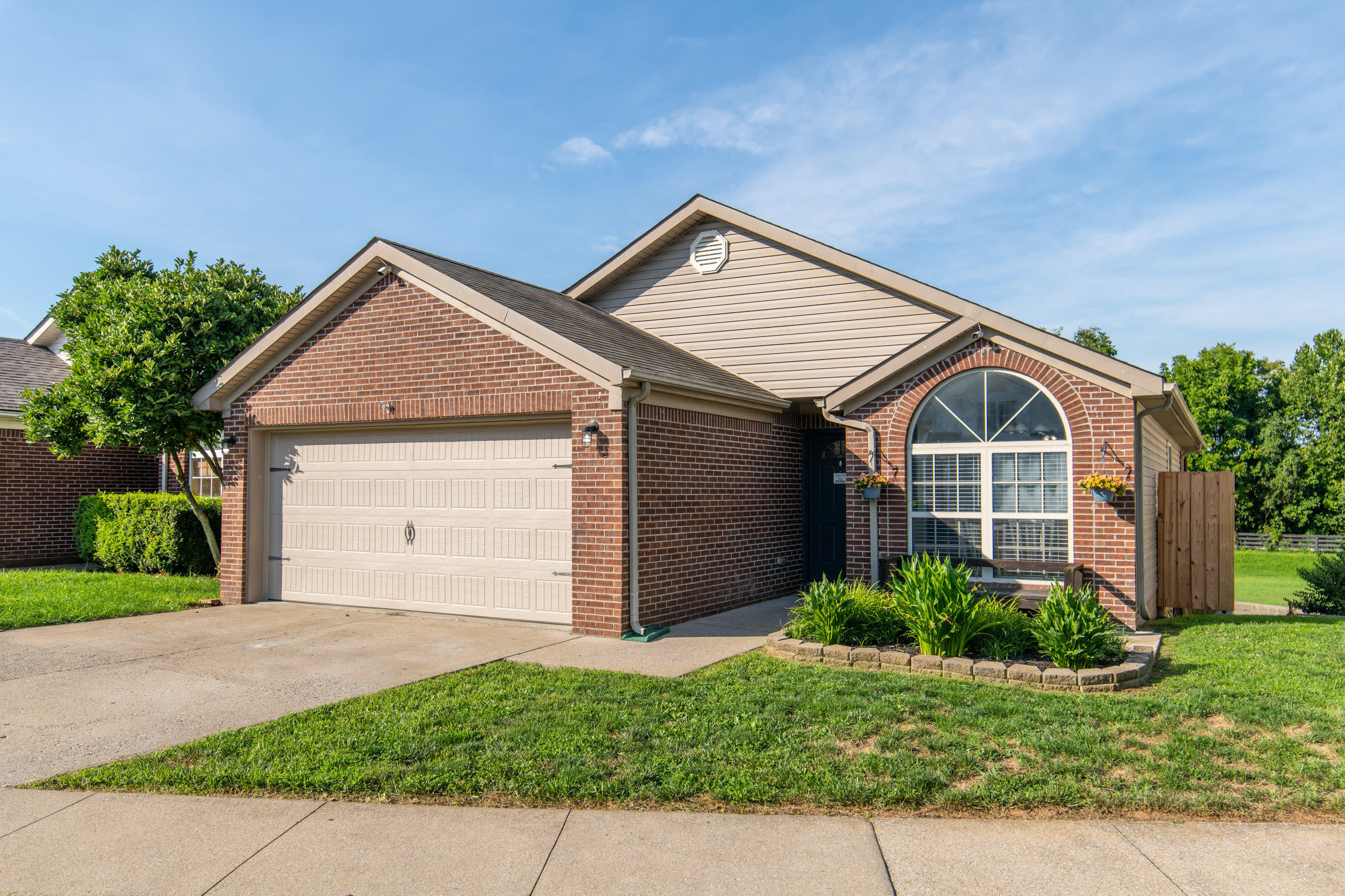 261 Chestnut Ridge Drive Lexington, KY 40511 - Photo 2 of 28 20220804-261-Chestnut-Ridge-Dr-TEMedia-0