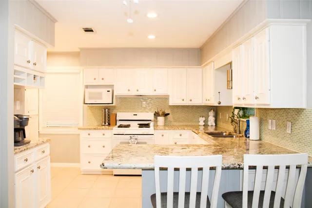 $2,500 | 8910 Greiner Drive, Houston, TX 77080