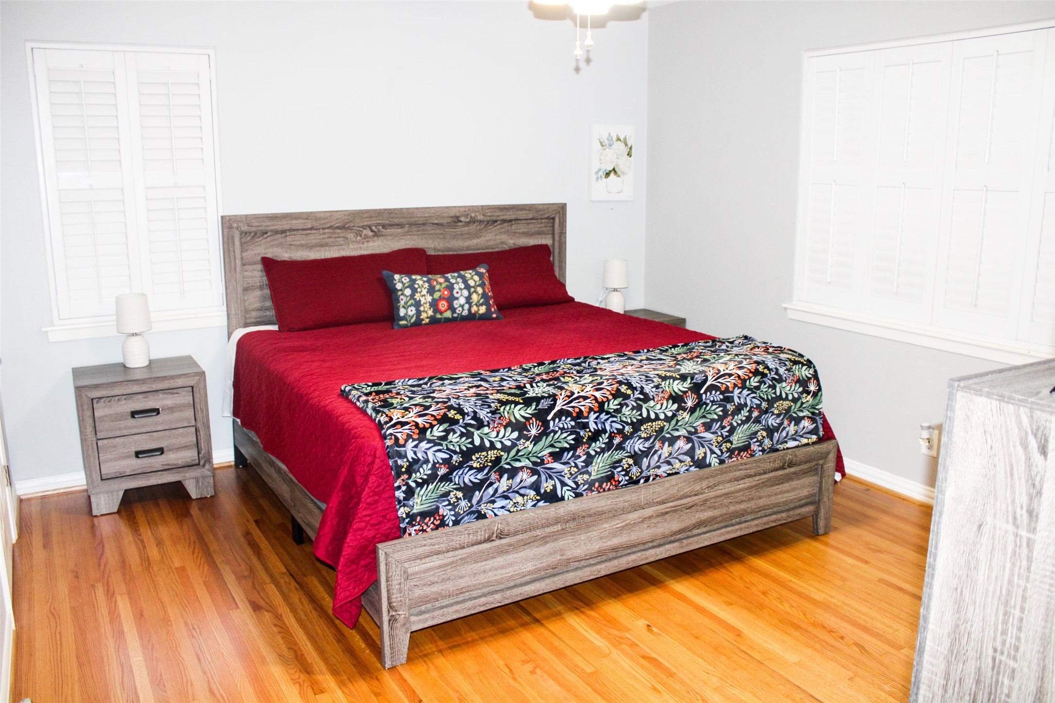 8910 Greiner Drive Houston, TX 77080 - Photo 12 of 21 Primary Bedroom