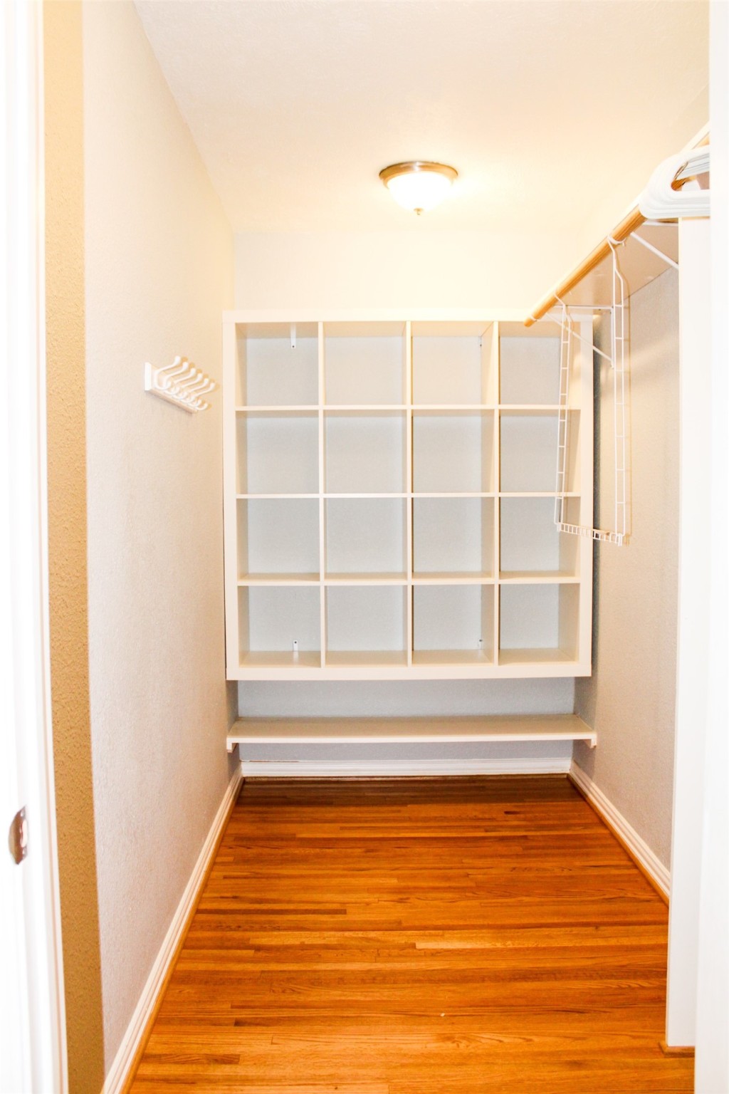 8910 Greiner Drive Houston, TX 77080 - Photo 14 of 21 Primary bedroom closet