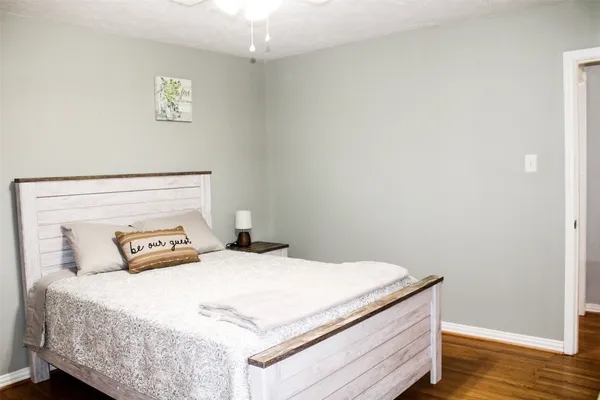 $2,300 | 8910 Greiner Drive, Houston, TX 77080