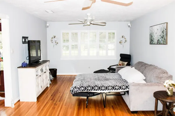 $2,300 | 8910 Greiner Drive, Houston, TX 77080