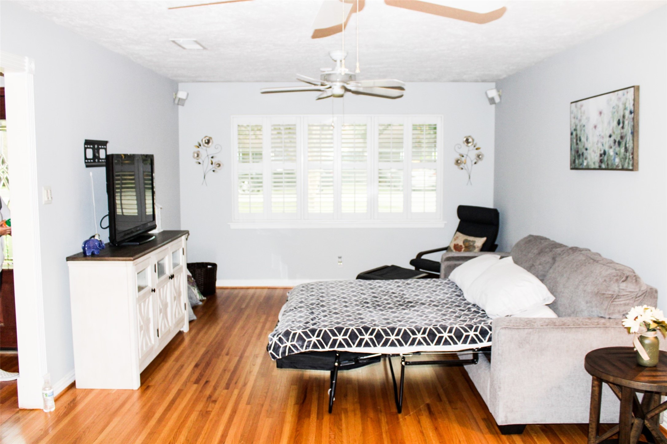 8910 Greiner Drive Houston, TX 77080 - Photo 6 of 21 Plenty of space in living room