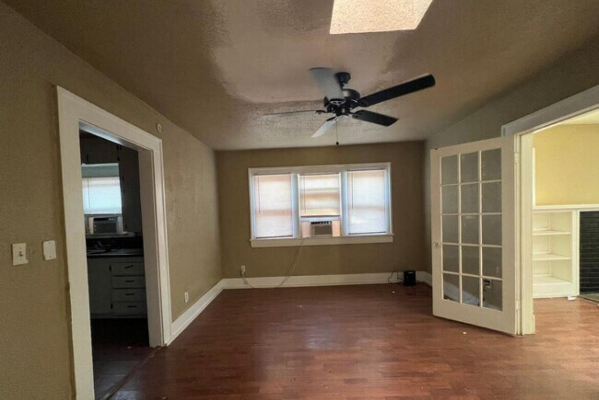 2315 15th Street Lubbock, TX 79401 - Photo 3 of 7 IMG_8703
