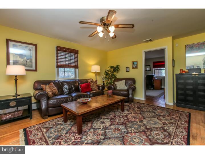 33 Springhouse Lane Media, PA 19063 - Photo 5 of 25 Family Room