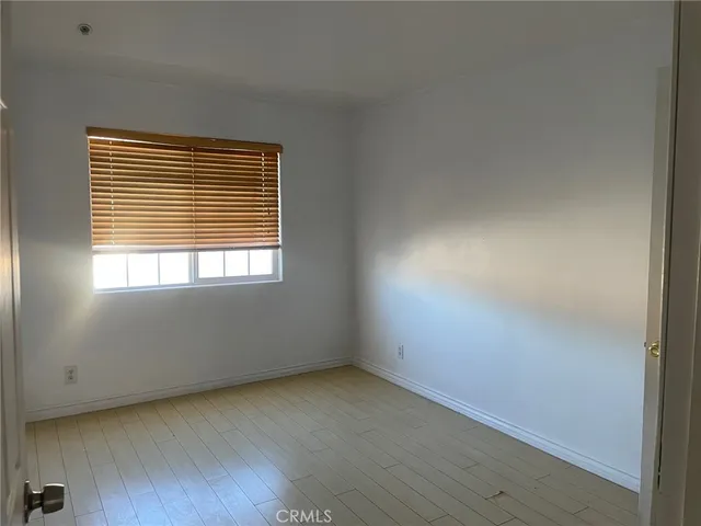 a view of empty room with window